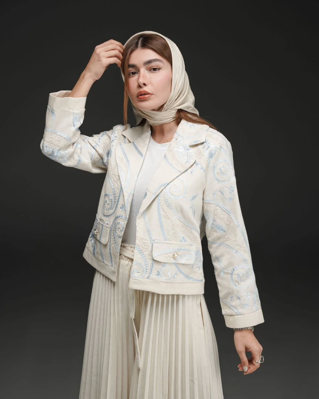 کت و شلوار مدل زروار لینن و سوزن دوزی  دو سایزی